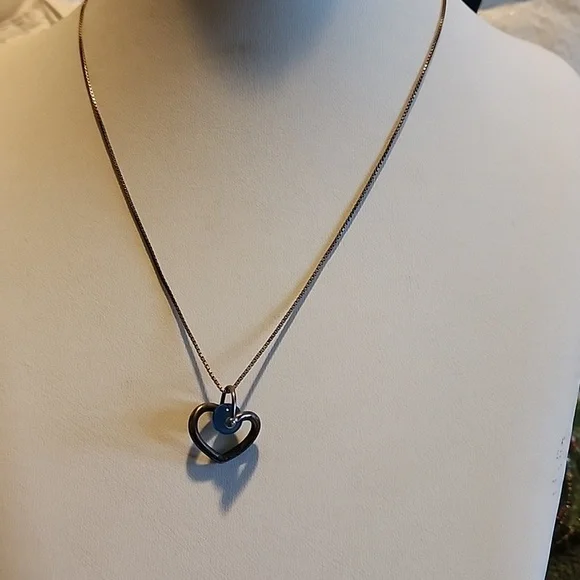 Vintage Minimalist Sterling Heart Necklace And Chain. - Picture 2 of 4